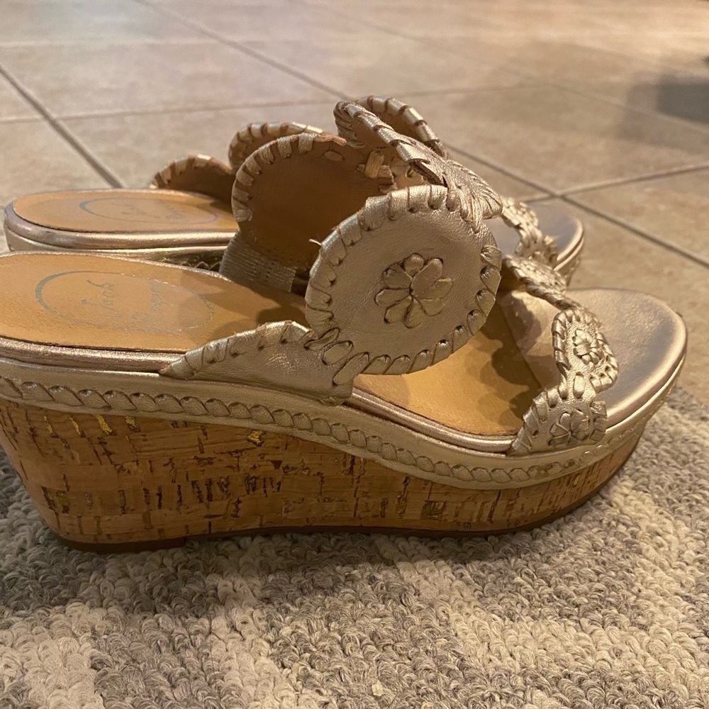 Jack Rogers Gold Leigh Wedge Sandals - 9 - EUC